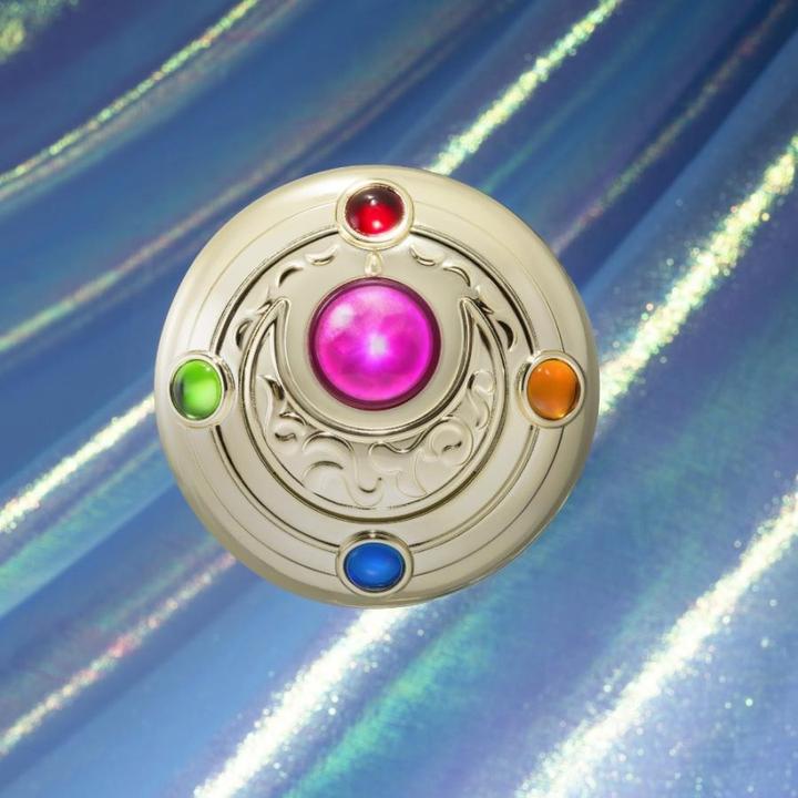 Immagine prodotto Bandai Namco Sailor Moon Proplica Replica Spilla della trasformazione e Set di riempimento della trasformazione