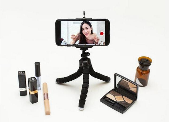 Produktbild Kikkerland Smartphone Tripod (Schaumstoff, Textil, Kunststoff)