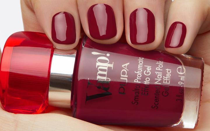 Immagine prodotto Pupa Milano Vamp! Smalto profumato per unghie rosso erotico 204 (204 Rosso passionale, Smalto per unghie effetto gel)