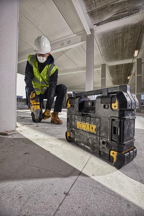 Produktbild DeWalt DWST181078QW Akku und Netzradio (FM, DAB, Bluetooth)