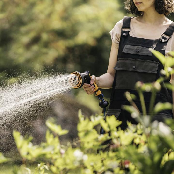 Produktbild Fiskars Sprühpistole Multi, 5 Funktionen, Stufenlos regelbarer Durchfluss, Mit Frontregler und Ein/A