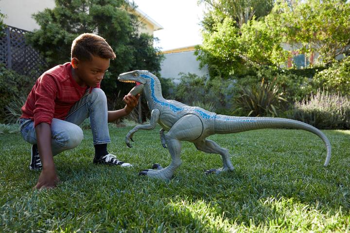 Actual product image Jurassic World Giant dinosaur Velociraptor
