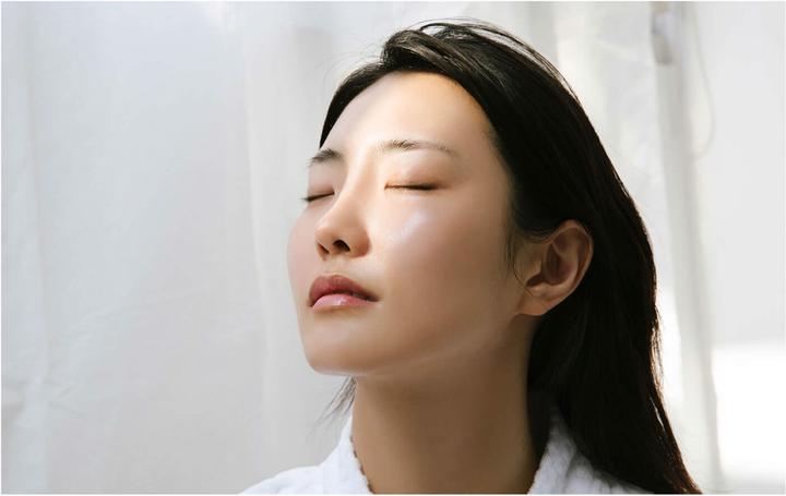 Immagine prodotto Aromatica Olio facciale illuminante al neroli biologico (30 ml, Olio viso)