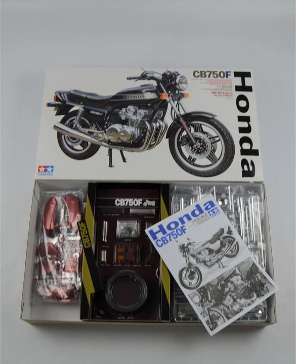 Actual product image Tamiya Honda CB 750F