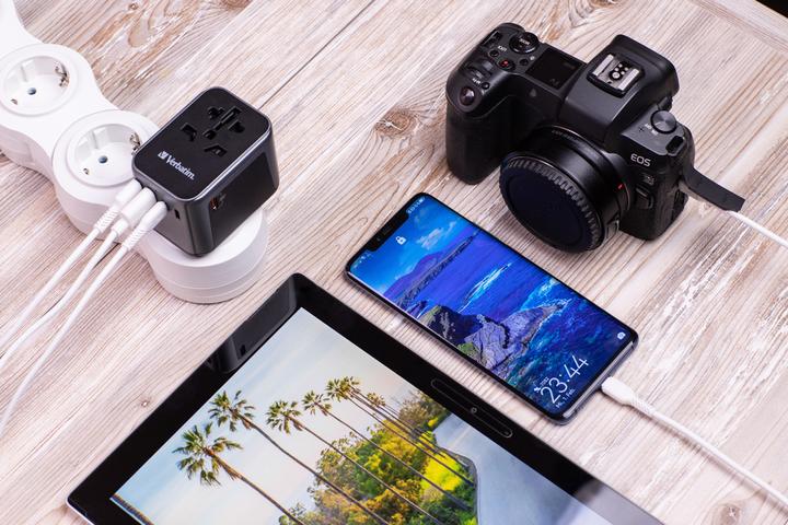Produktbild Verbatim Universal Travel Adapter