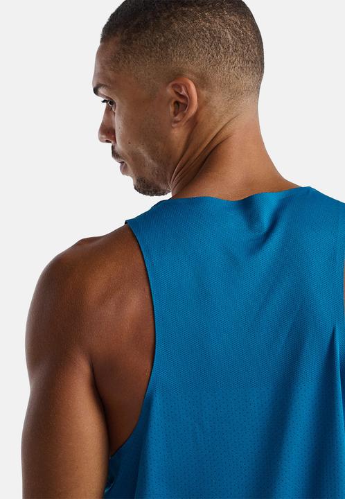 Actual product image 2XU Light Speed Tech Singlet (XL)
