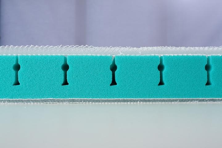 Actual product image Träumeland Traeumeland Baby Mattress Spring Air (70 x 140 cm)