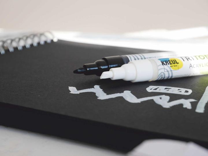Produktbild Solo Goya Triton Acrylic Paint Marker 2er Set (Schwarz, Weiss, 4 mm, 2 x)