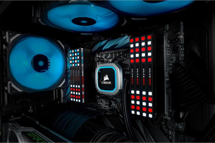 Actual product image Corsair Dominator Platinum RGB (4 x 8GB, 3600 MHz, DDR4-RAM, DIMM)