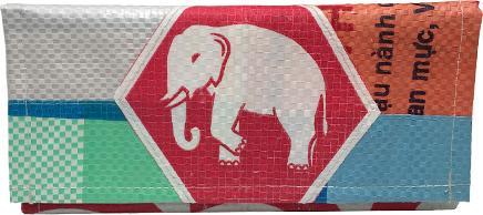 Produktbild Bekos Upcycling - Damen Geldbörse aus recycelten Säcke Patchwork Elephant