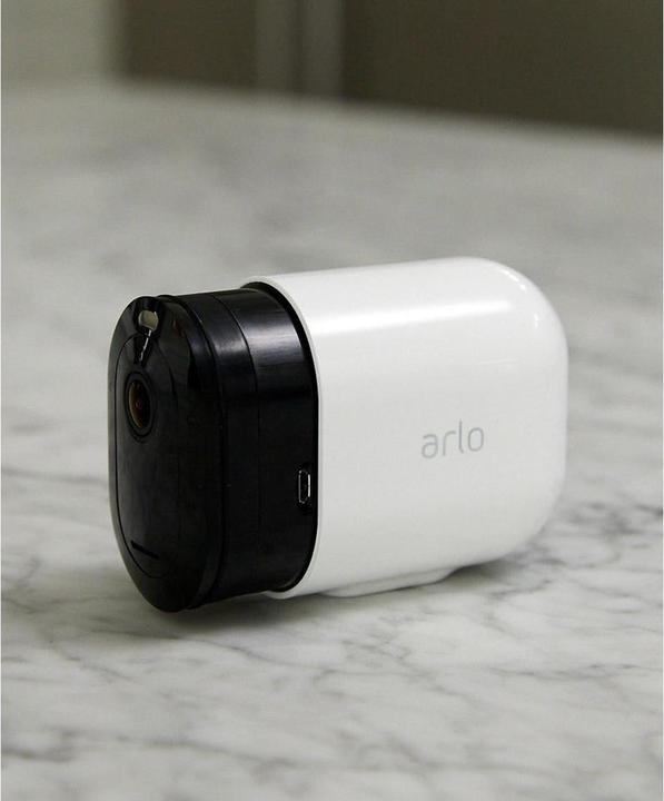 Produktbild Arlo Pro 3 Spotlight Kamera, 4er Set weiss (2560 x 1440 Pixels)