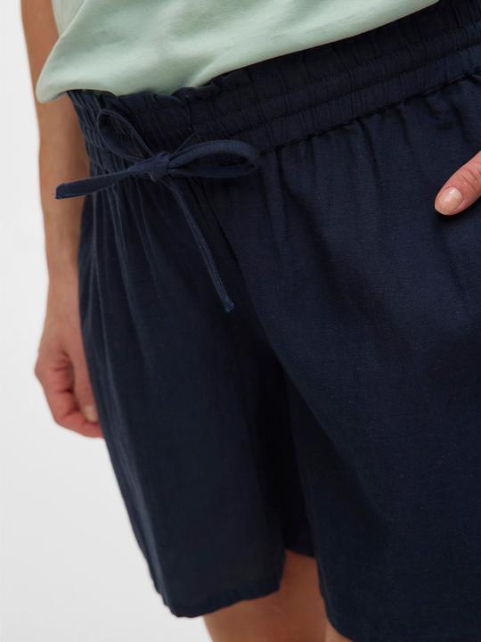 Actual product image Mamalicious Normal geschnitten Mid Rise Shorts Shorts (XL)
