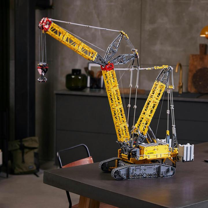 Actual product image LEGO Liebherr LR 13000 crawler crane (42146, LEGO Technic)