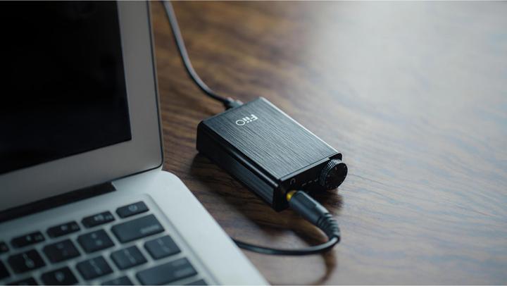 Produktbild FiiO E10K-TC (Gain-Schalter, Bass Boost, USB-DAC)