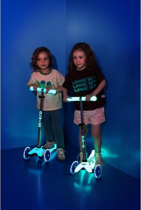 Produktbild Micro Scooter Mini Deluxe Glow LED Limettengrün