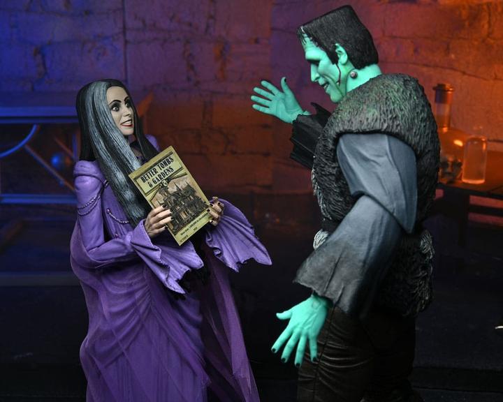 Produktbild Neca Rob Zombie's The Munsters Actionfigur Ultimate Lily Munster 18 cm