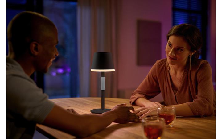 Actual product image Philips Hue Go (370 lm)