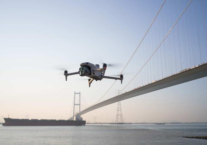 Actual product image DJI Matrice 4E (EU) (49 min, 1219 g, 20 Mpx)