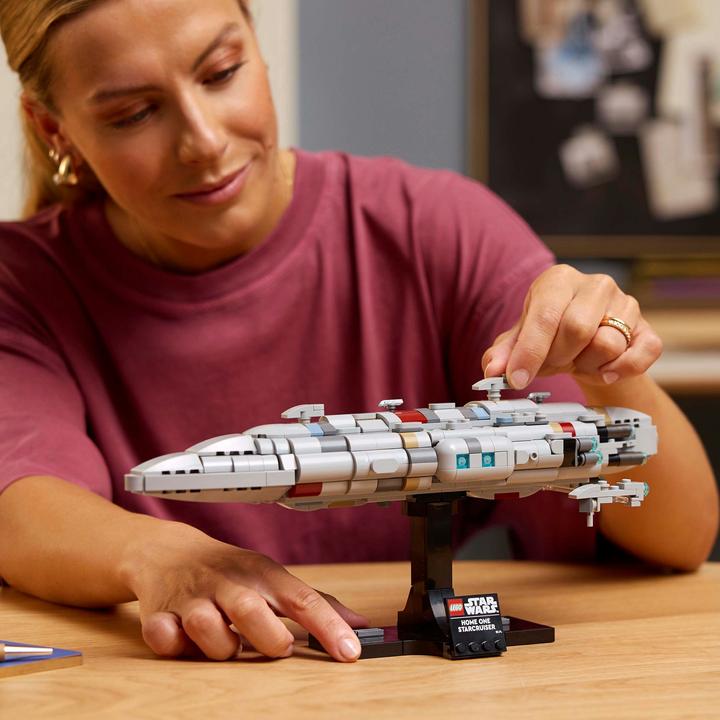 Produktbild LEGO Sternkreuzer Heimat Eins (75405, LEGO Star Wars)
