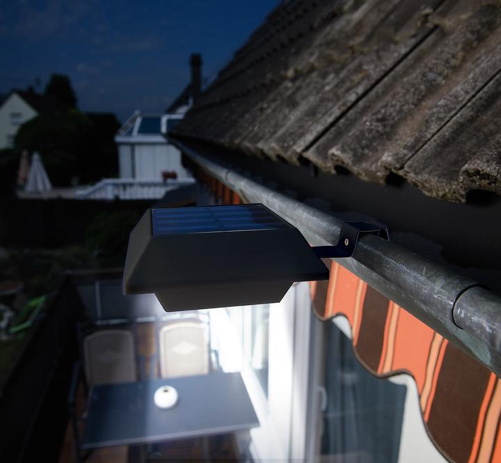 Actual product image Lunartec Solar LED gutter light with PIR sensor (160 lm, IP44)