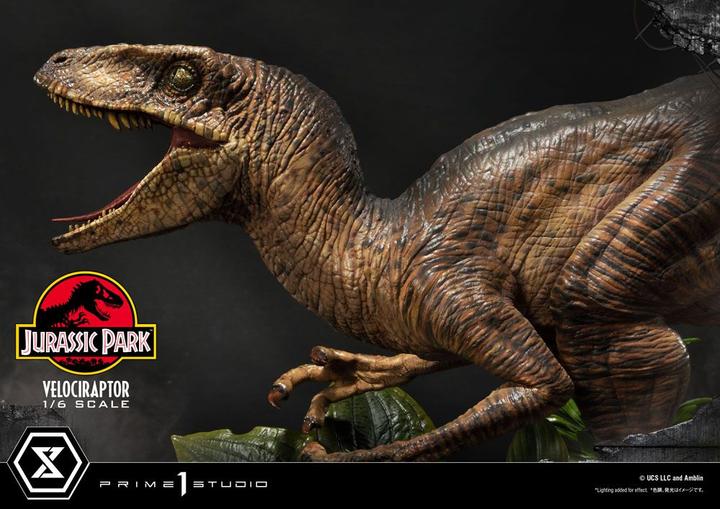 Actual product image Prime 1 Studio Jurassic Park Legacy Museum Collection Velociraptor Attack