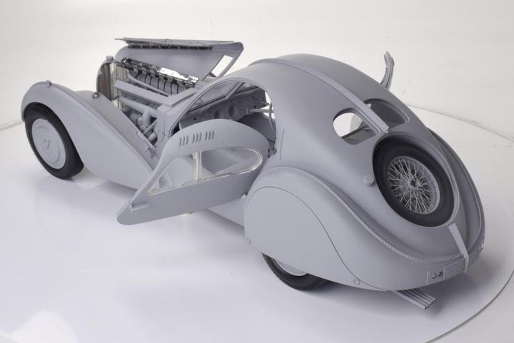 Immagine prodotto 1:8 IXO Bugatti 57 SC
