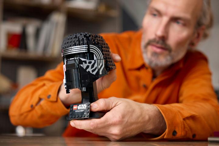 Produktbild LEGO Star Wars - Kylo Ren Helm 18+(75415) (75415, LEGO Star Wars)