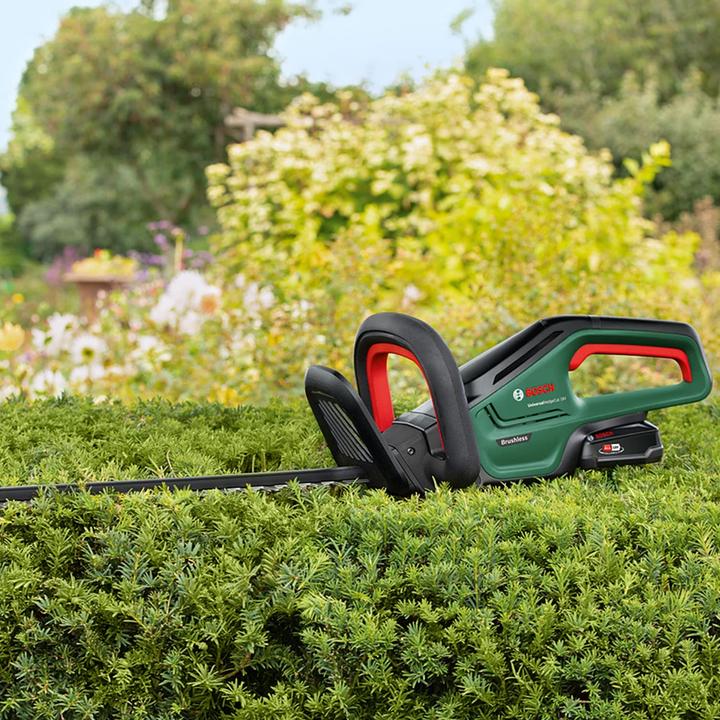 Actual product image Bosch Home & Garden UniversalHedgeCut 18-50 Kit (Cordless hedgecutters)