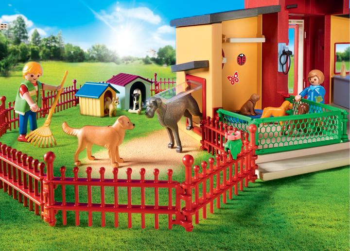 Actual product image Playmobil City Life Animal Hotel Pfötchen (9275, Playmobil City Life)