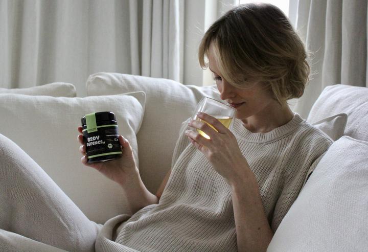 Actual product image Urban Tea Factory Body Defence - Green tea blend with moringa & turmeric - organic glass