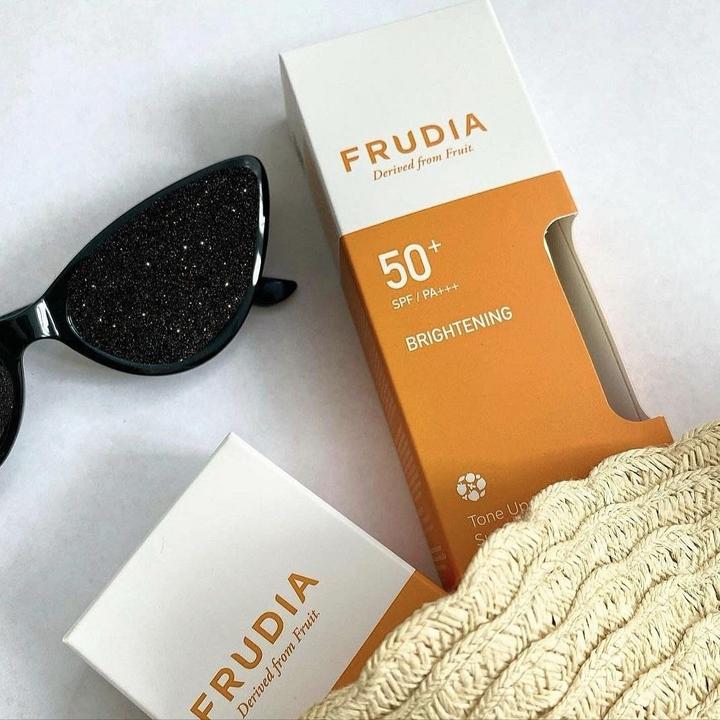 Immagine prodotto Frudia Base Sun Tone Up (Crema solare viso, SPF 50+, 50 ml, 50 g)