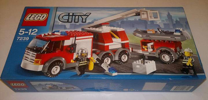 Produktbild LEGO Feuerwehrlöschzug (7239, LEGO City)