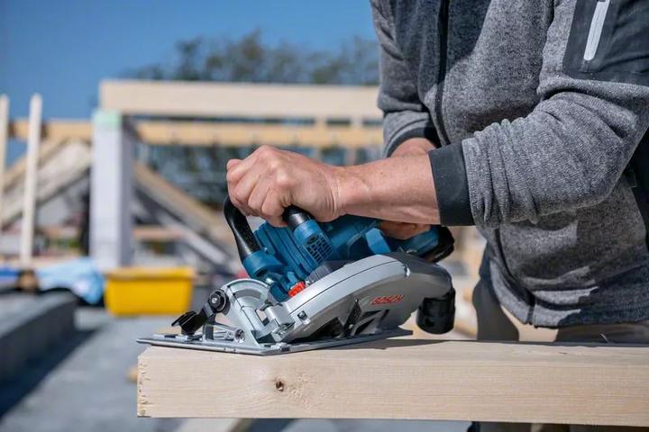 Produktbild Bosch Professional GKS 18V-70 L (2xPC5.5Ah. L)