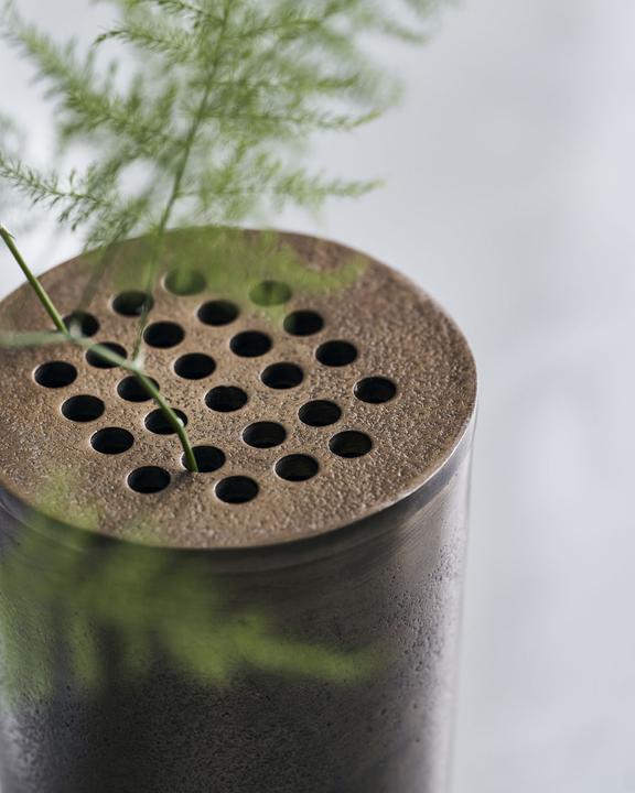Actual product image House Doctor Flow Vase - Antique brass (211151024) (1 x, Ø 9 x 18 cm)
