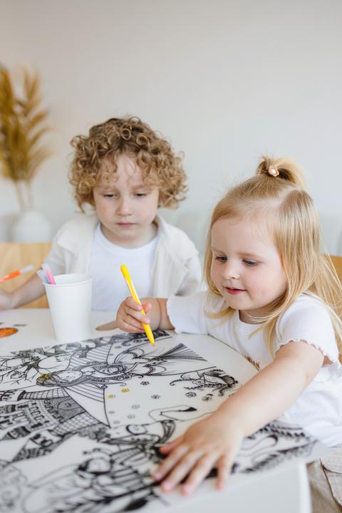 Produktbild Funny Mat Abwaschbare Malmatte Der Prinz und die Prinzessin (48 x 33.5 cm)