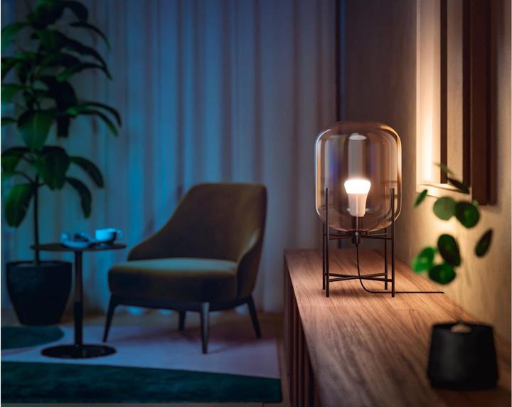 Produktbild Philips Hue White & Color Ambiance BT (E27, 9.50 W, 806 lm, 2 x, F)