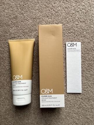 Actual product image O&M Original Mineral CLEAN.tone Colour Treatment Beige (200 ml)