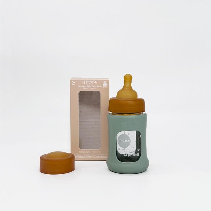 Image du produit Hevea Biberon en verre avec revêtement en caoutchouc / col large (150 ml) / Seafoam Blue (150 ml)