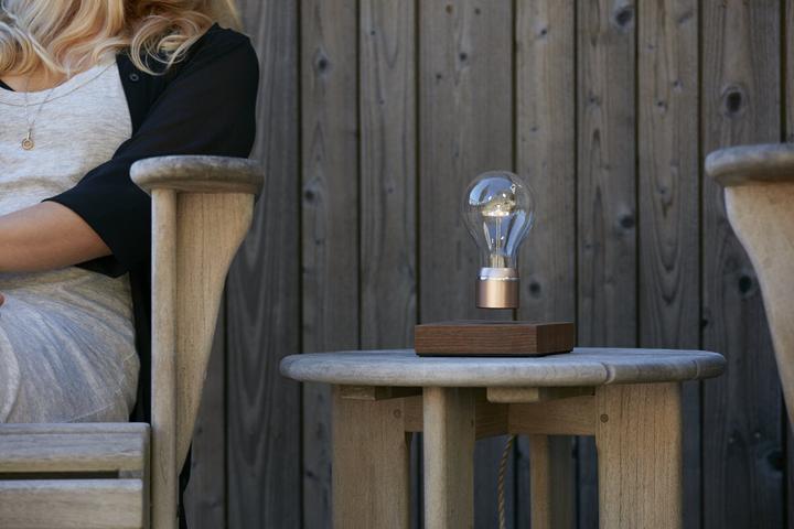 Actual product image Flyte Lampe Buckminster levitation