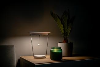 Image du produit Humanas HS-ML01 Miroir de maquillage avec éclairage LED USB (20 x 20 x 30 cm)