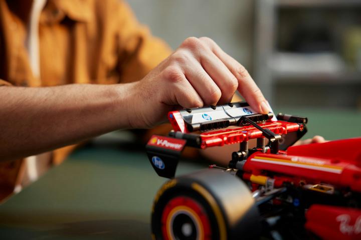 Image du produit LEGO Ferrari SF-24 F1 Rennauto (42207, LEGO Technic)