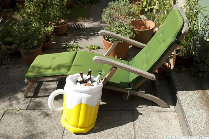 Actual product image MU Classic Inflatable beer cooler