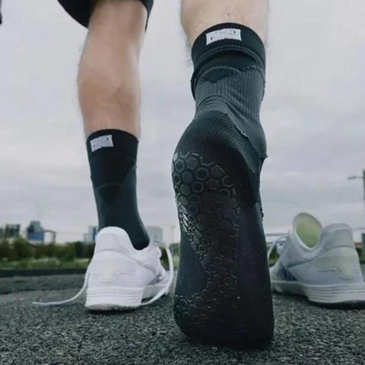 Actual product image NovoSoxx Fussballstulpen und Socken Grösse 36-41 Schwarz Set Tubxx und GripSoxx (36 - 41)