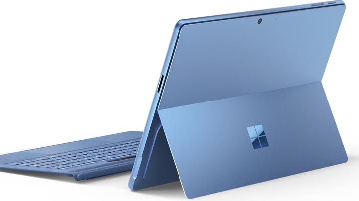 Produktbild Microsoft Surface Pro – Copilot+ PC (mit Netzteil) – 11. Edition (13", Snapdragon X Elite X1E-80-100, 16 GB, 512 GB, Ohne Tastaturlayout)