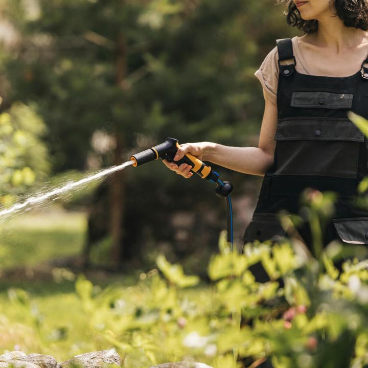 Actual product image Fiskars Spray gun, 2 functions, Infinitely variable flow rate, With front regulator and on/off switch, With