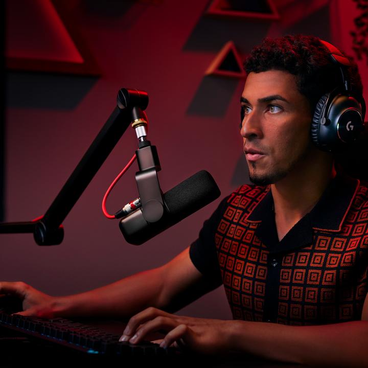 Actual product image Logitech G Yeti Studio Active