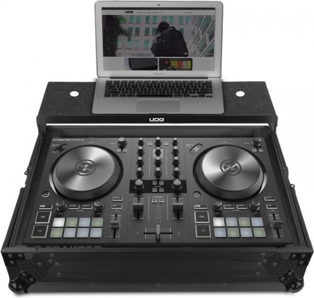 UDG U91062BL Ultimate Flight Case NI Traktor Kontrol S2 MK3 Black Plus