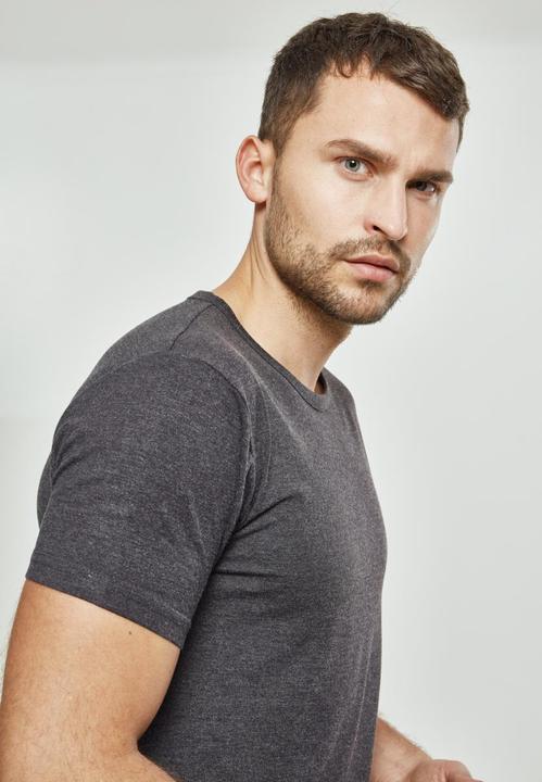 Actual product image Urban Classics Fitted Stretch Tee (XL)