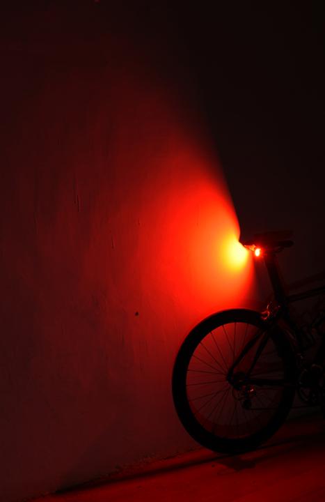 Produktbild Enfitnix Xlite200 Smart Tail Light (30 lm, 30 lm)