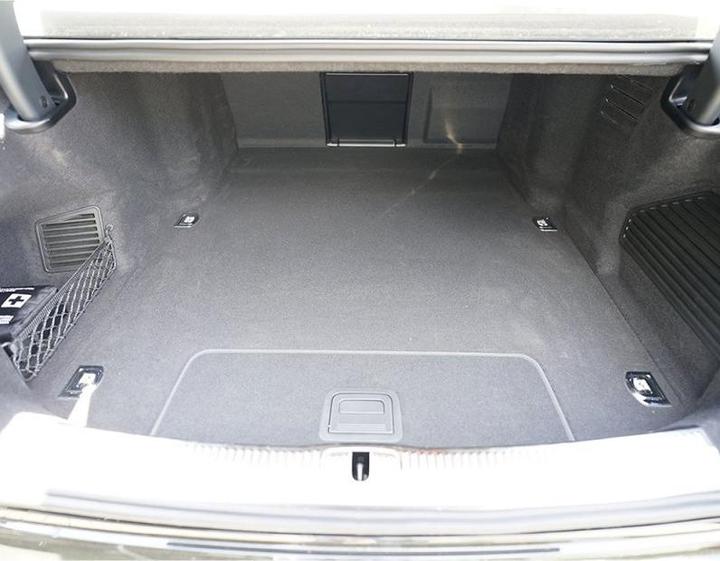 Immagine prodotto Aristar Rivestimento del bagagliaio per Audi A8 dal 2019 (ibrido plug-in + facelift 2021)